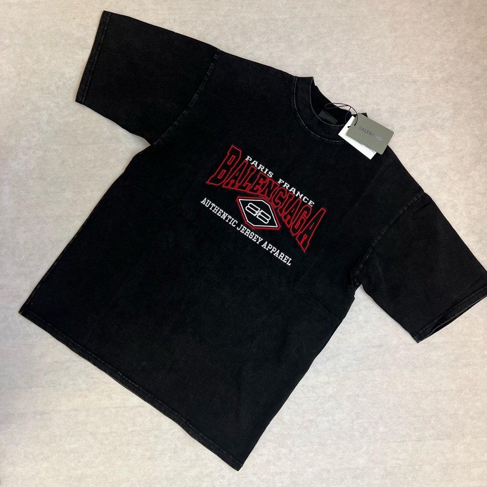 Balenciaga t-shirt for sale size M